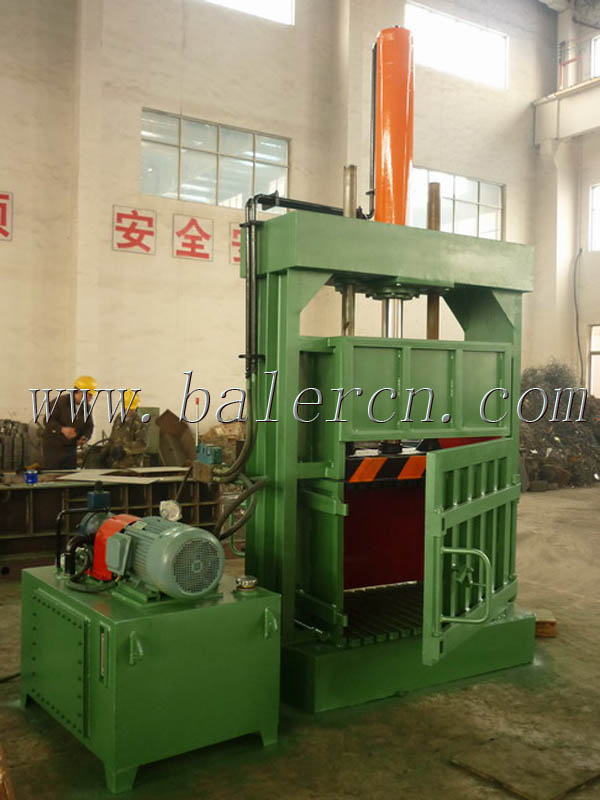 Y82-630 loose material baler