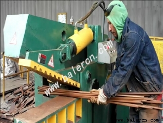 Q43-2000 Hydraulic metal alligator shear use in Chile